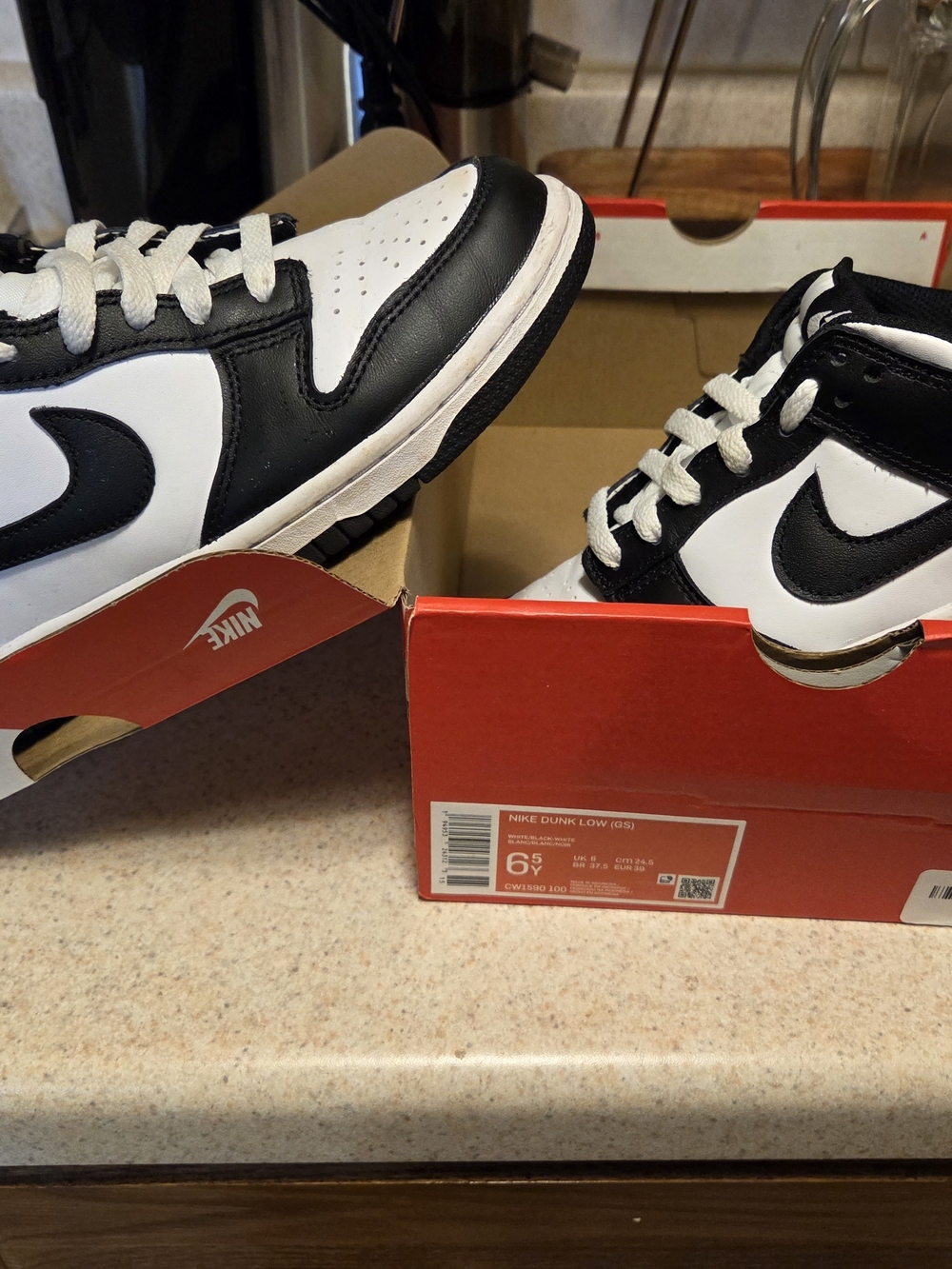 Nike Dunk Low Sneakers - Black/White Size 6.5y
